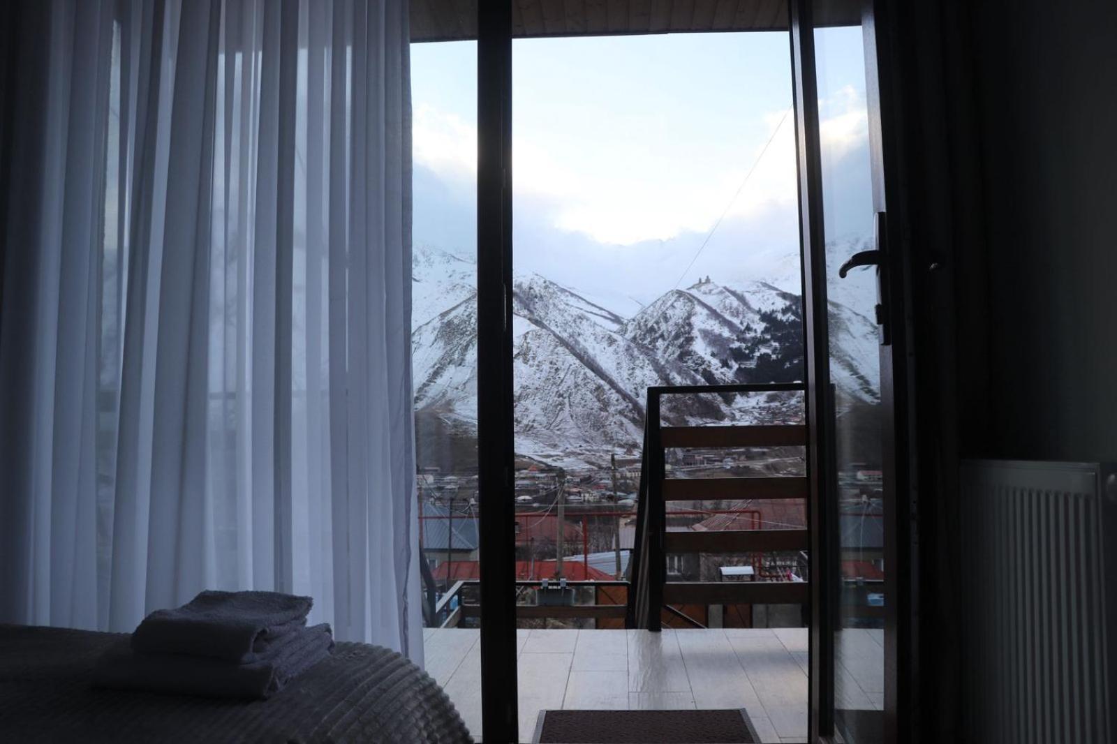 Guesthouse Relax In Kazbegi Eksteriør billede