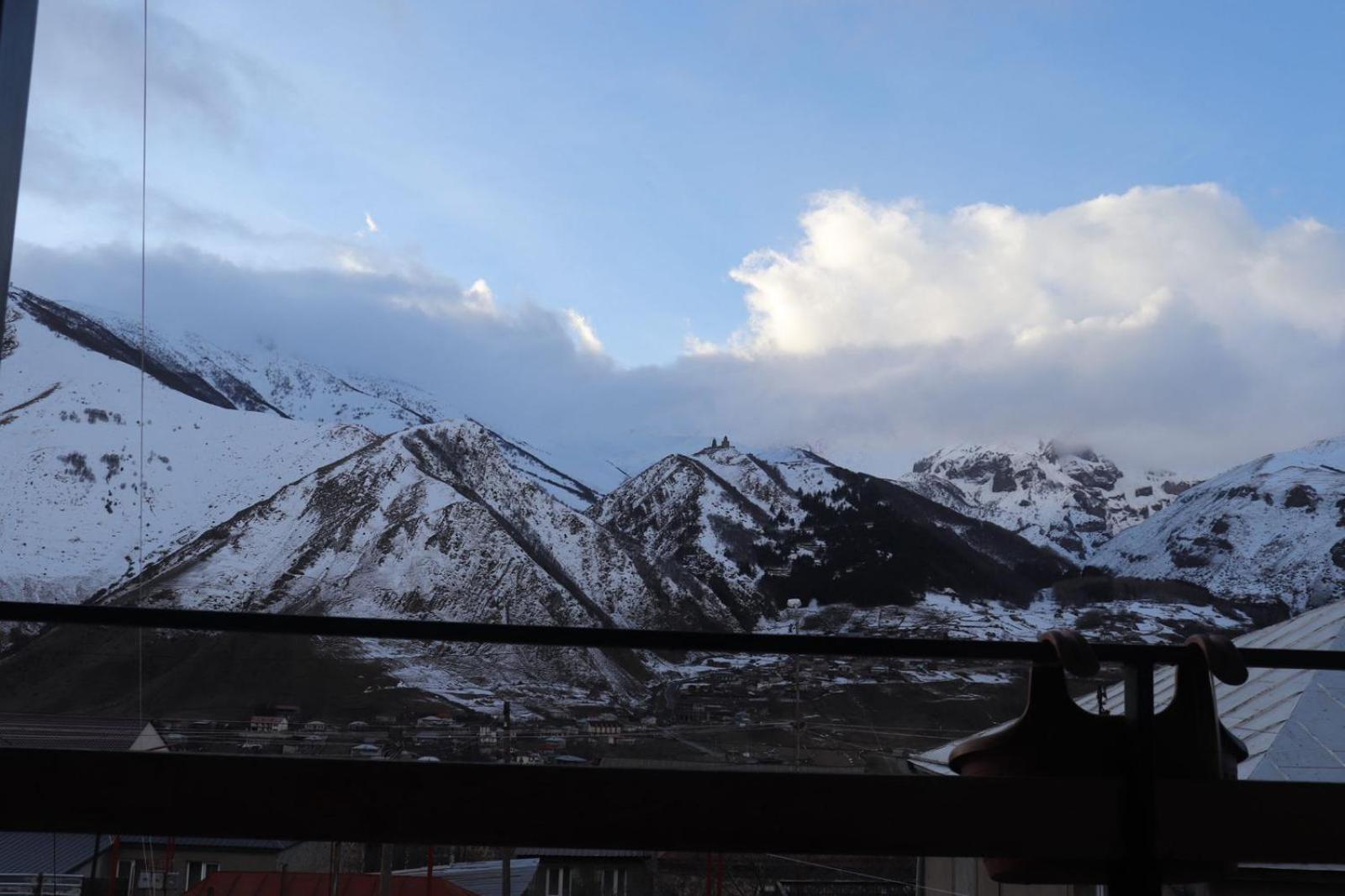 Guesthouse Relax In Kazbegi Eksteriør billede