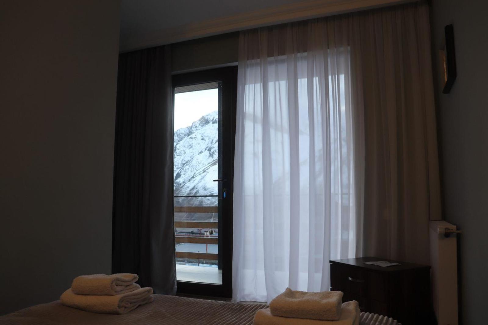 Guesthouse Relax In Kazbegi Eksteriør billede