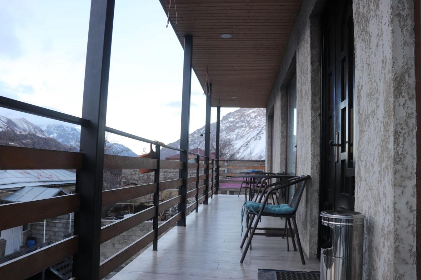 Guesthouse Relax In Kazbegi Eksteriør billede
