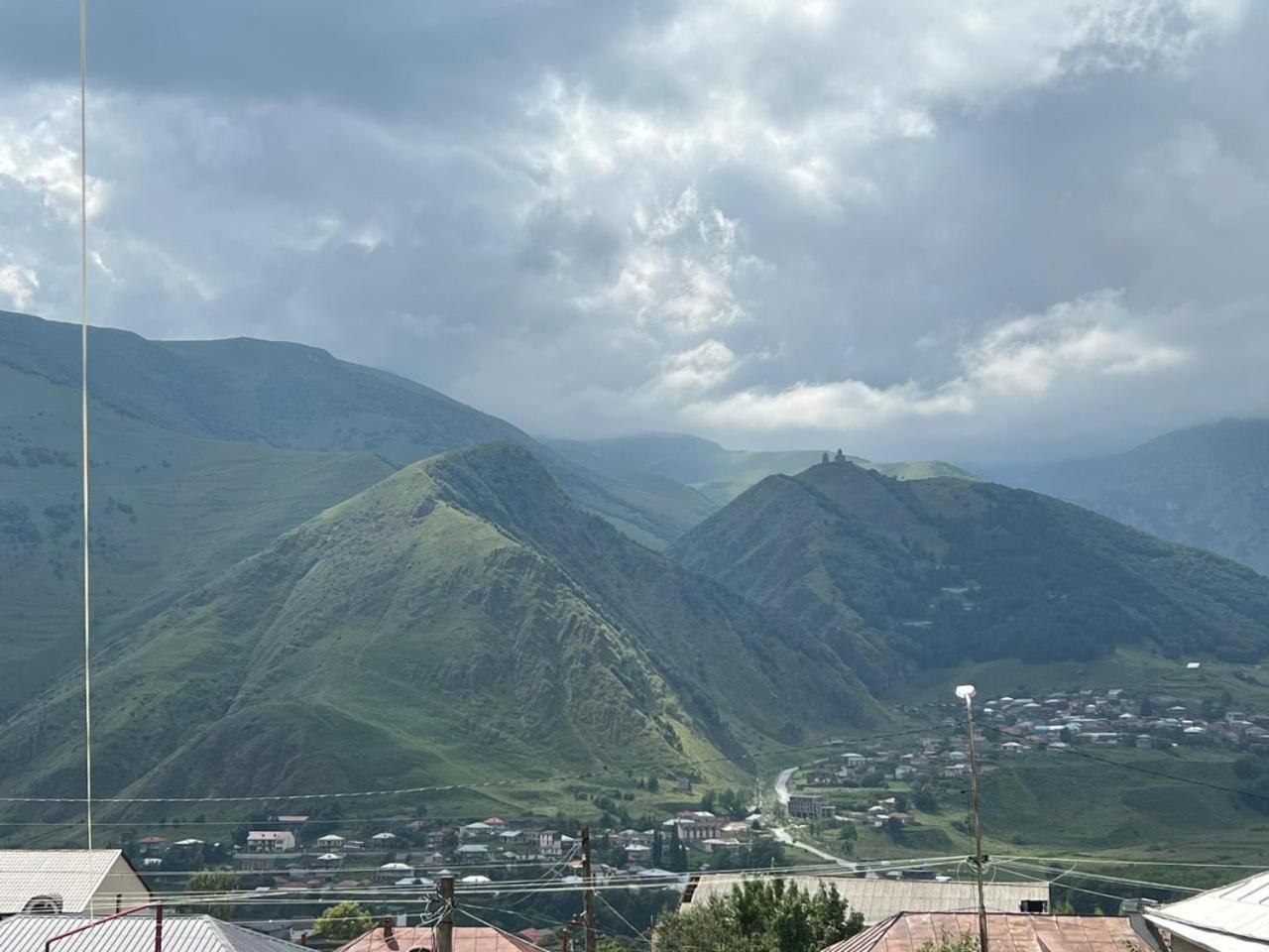 Guesthouse Relax In Kazbegi Eksteriør billede